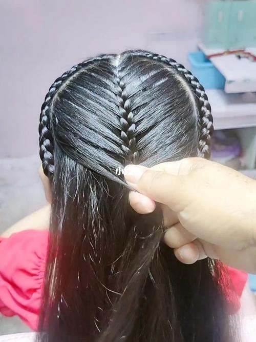 最美披肩发,每天更新编发教程_教程_编发_披肩_日常简单编发教程_时尚