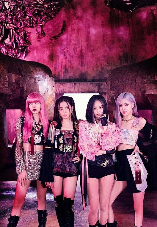blackpink的风格是girl crush,浑身散发的是"老娘最美",歌曲也大多是