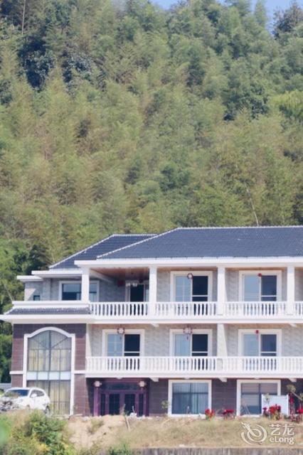 霍山屋脊山杨家民宿