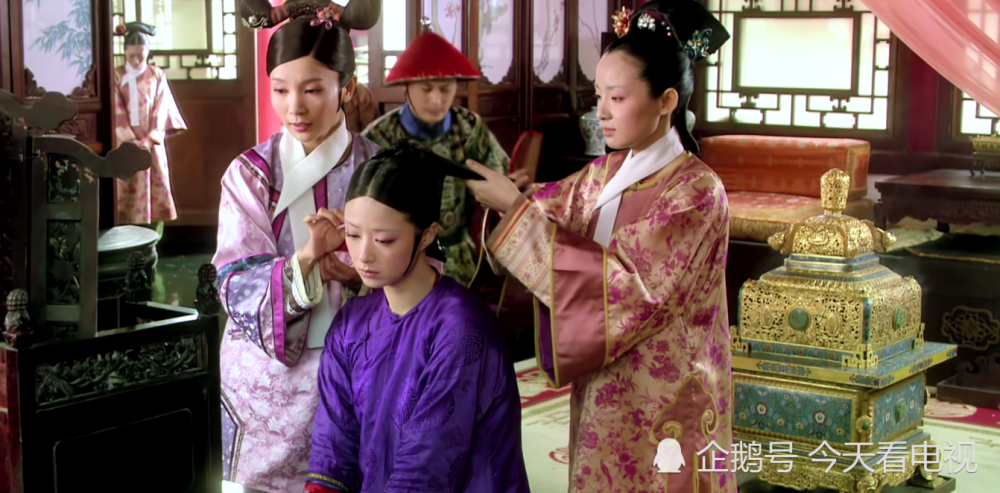 甄嬛传:出场不到三集的宫女福子,真的是被华妃扔进井里的吗?