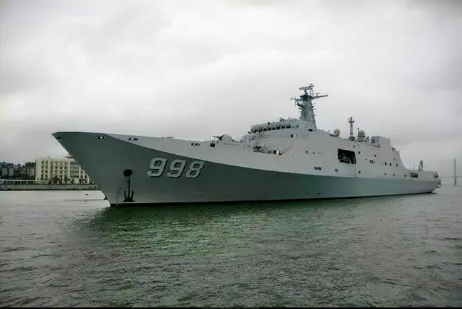 中国出品必出精品071型船坞登陆舰满载25000吨它的肚子有多大