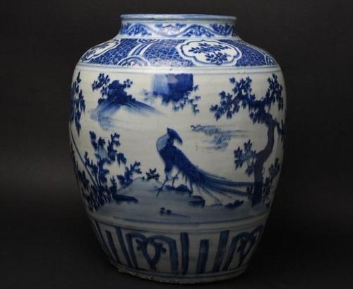 明代花青花卉大罐