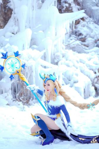 英雄联盟冬境仙灵索拉卡cosplay