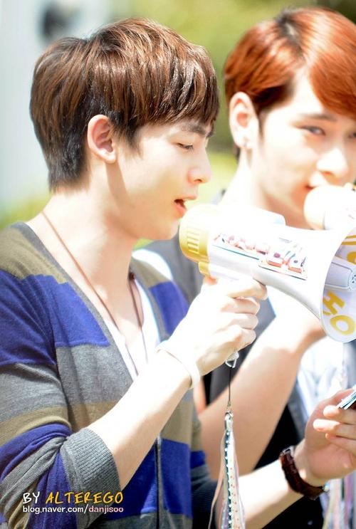 nichkhun 尼坤 壁纸 太明媚的少年