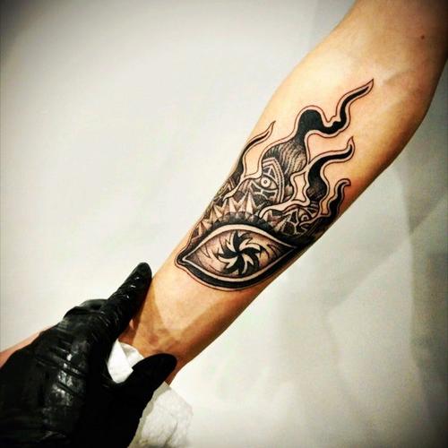 玛雅图腾纹身 黑灰色调象征古代文明的玛雅图腾纹身图案