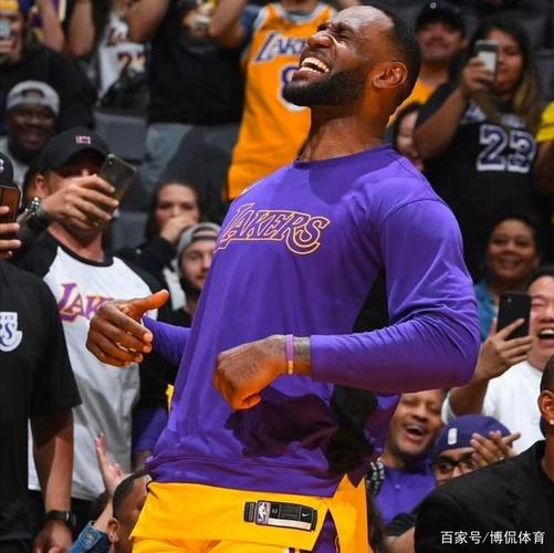 国内管勒布朗詹姆斯叫詹姆斯,科比布莱恩特却叫科比,这是为何?