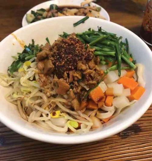 厨房里没盐了?干拌臊子面一点味道也没有,是我吃过最难吃的面!