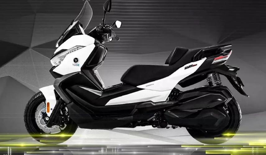 无极大踏板sr4 max细节披露_机车网