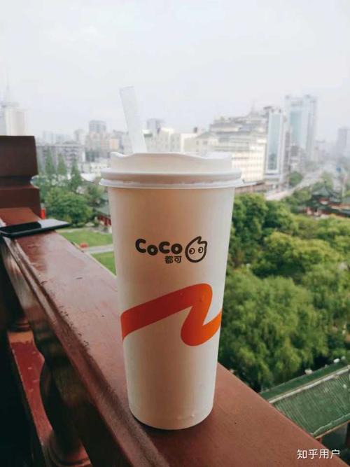 正常的女生喝奶茶是不是嘬两口就扔