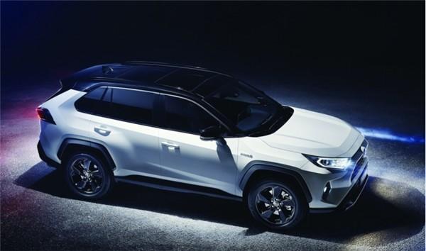 行车数据一目了然,一汽丰田rav4荣放堪称真正越野车