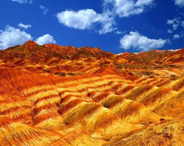 甘肃张掖彩虹山,大自然的神作