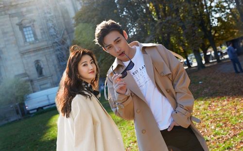 《快本》路透曝光,景甜张彬彬合体上班图火了!深情对唱情歌好甜