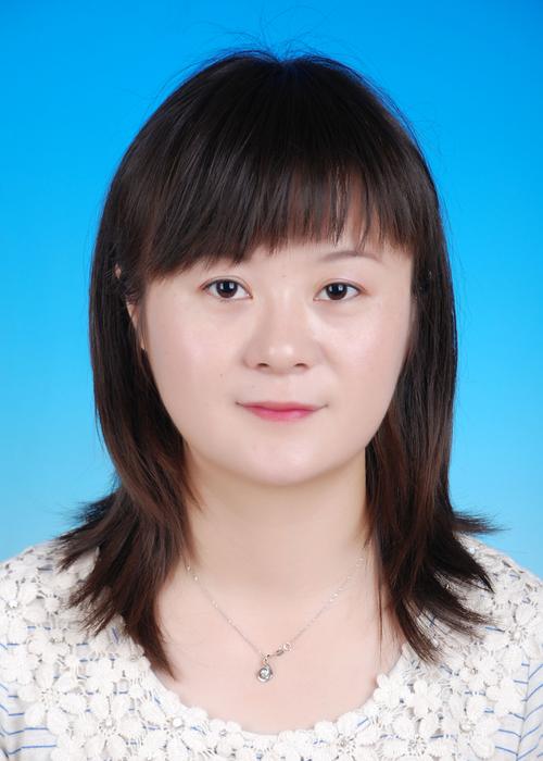 李妍的人物简介