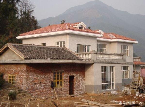 农村建房坡屋顶好还是平屋顶好?这个老生常谈问题不像