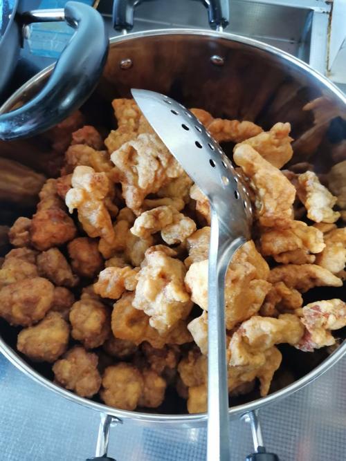 妈妈教我炸酥肉和丸子