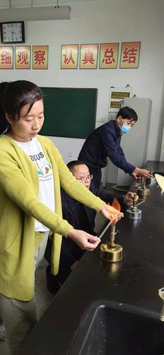 化学特色教研活动"教具制作"
