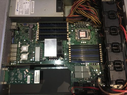 网吧服务器电脑内部构造