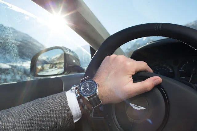 男人开车戴表有什么讲究