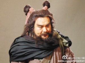 新水浒李逵被批像老年版小龙人图