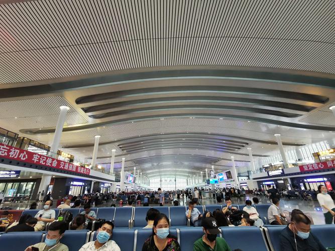 重庆西站候车室