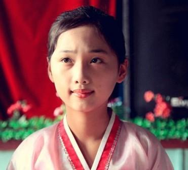 组图:朝鲜天然美女清新自然 金玉姬成大众情人