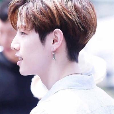 最新版2019男生阳光帅气头像 因你的不信任内心悄悄破损