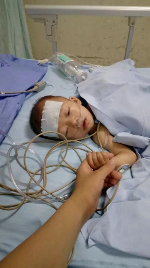 峨眉一岁半小孩身患先天性心脏病,及盼好心人救助!