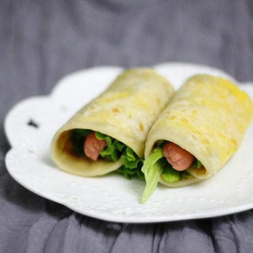 鸡蛋灌饼,上班族难得的早餐,松软香甜,好吃不厌!