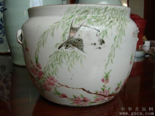 光绪早期1890年大名家张子英浅绛彩柳树飞燕粥罐