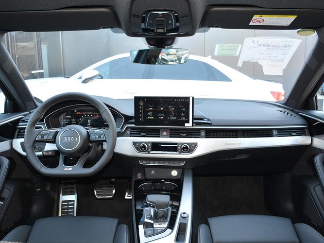 奥迪a4(进口)/奥迪s4全面对比 外观/内饰/动力/油耗/续航/尺寸区别