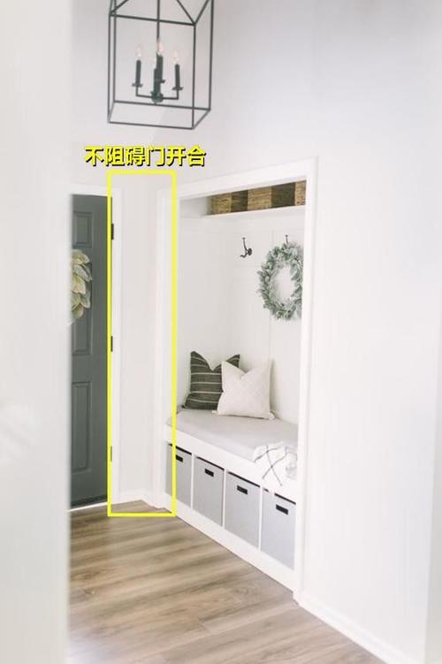 进门玄关太窄与其费心思装柜子不如聪明点往墙里挂衣服放鞋子