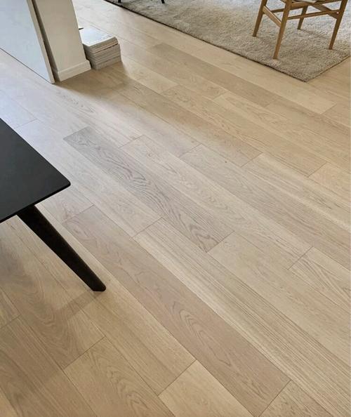 锁扣胶免厚免热暖地热地板橡木原木实木地板三层实木