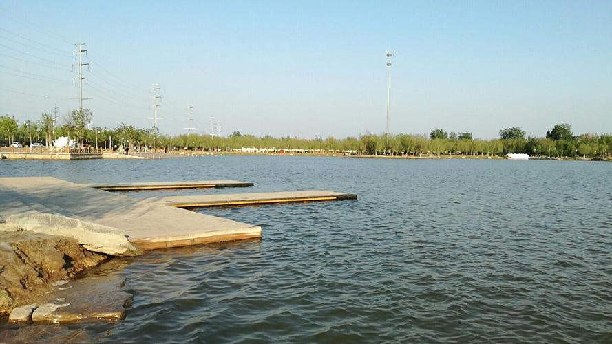 碧水荡漾的阳谷南湖,休闲放松的好去处.