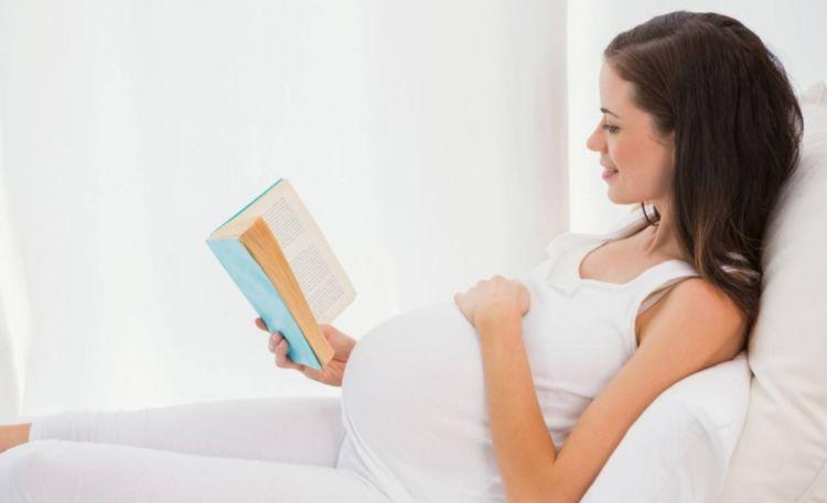 怀孕后,孕妈最好不要用3种"坐姿",可能很多人有