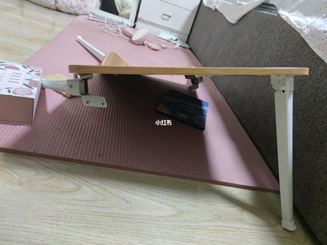 记一次跟男票闹然后一屁股把桌子坐坏的经历_两性_情感_两性