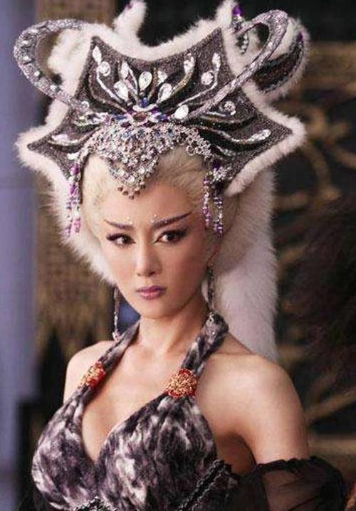 这三人演的妲己够惊艳了却仍然不及真实的她