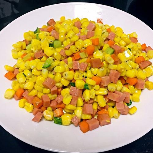 玉米红萝卜炒火腿粒