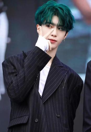 范丞丞高清壁纸