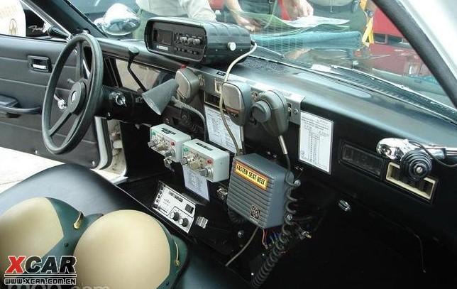 美国乡村警察的彪悍警车装备