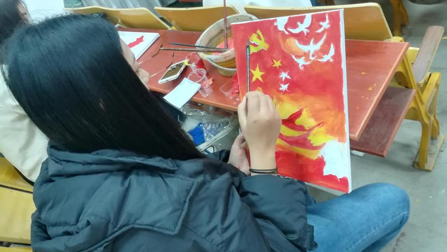 当"涂鸦"遇上"党建"—— 美术与设计学院举办"艺心向党"涂鸦大赛