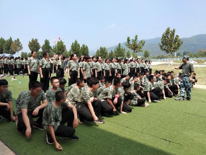 九月三日上午山青世界军训中,孩子们阳光健康,累并快乐着