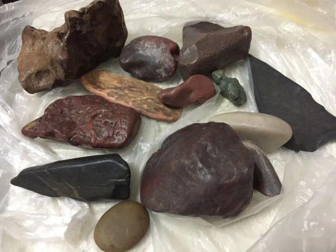 67867出石头,新疆哈密游玩捡的,20元