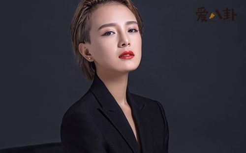 王小萌努尔是怎么相爱的 2人真的是同性恋人吗