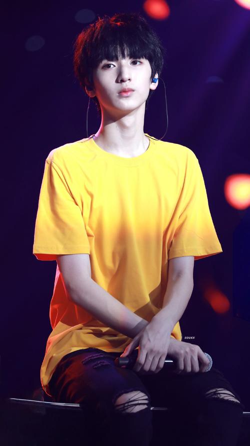 严浩翔|冷白皮rapper就是坠吊的!什么稀奇古怪的.