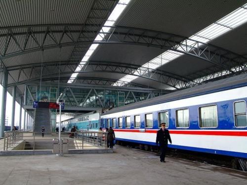 阜阳火车站换乘,只有半个小时够不够,要不要出站?