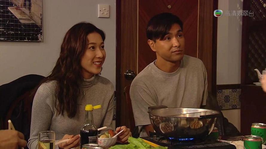 钟嘉欣的颜值巅峰是在溏心风暴,护花危情,巨轮吧～不