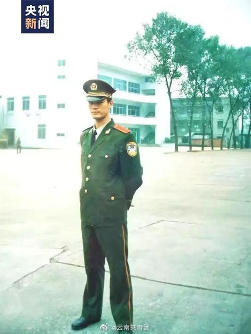 毁容消防员的最美脸 