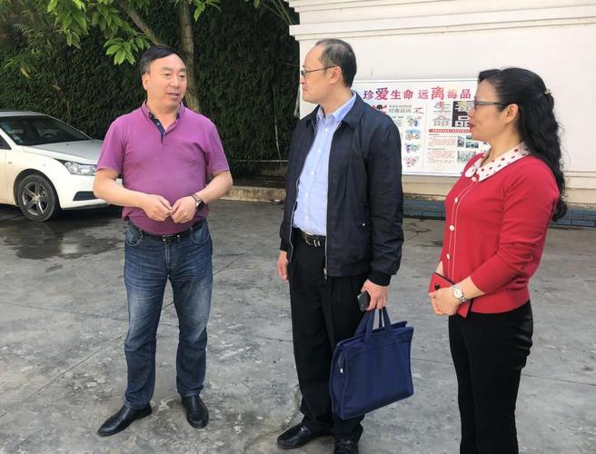 当前位置>新闻中心>部门动态>正文 调研组一行深入彭山区市场监管局
