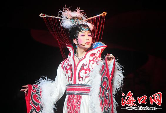 第二届海口之春旅游艺术节开幕 李玉刚惊艳演出