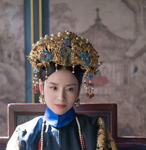 同样饰演富察皇后秦岚是白月光不料却被杨幂抢走风头